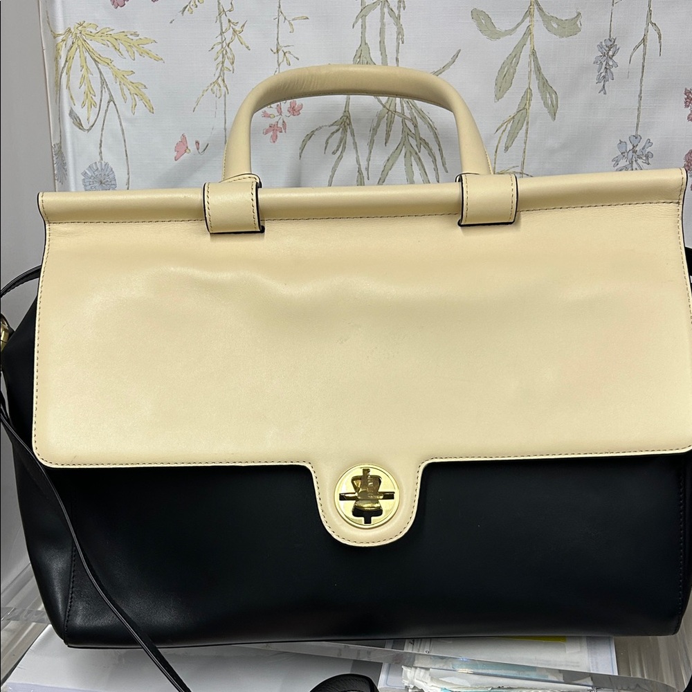 JEMMA traveler 39 Stylish Cream and Black Satchel